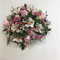 Pink and white posy